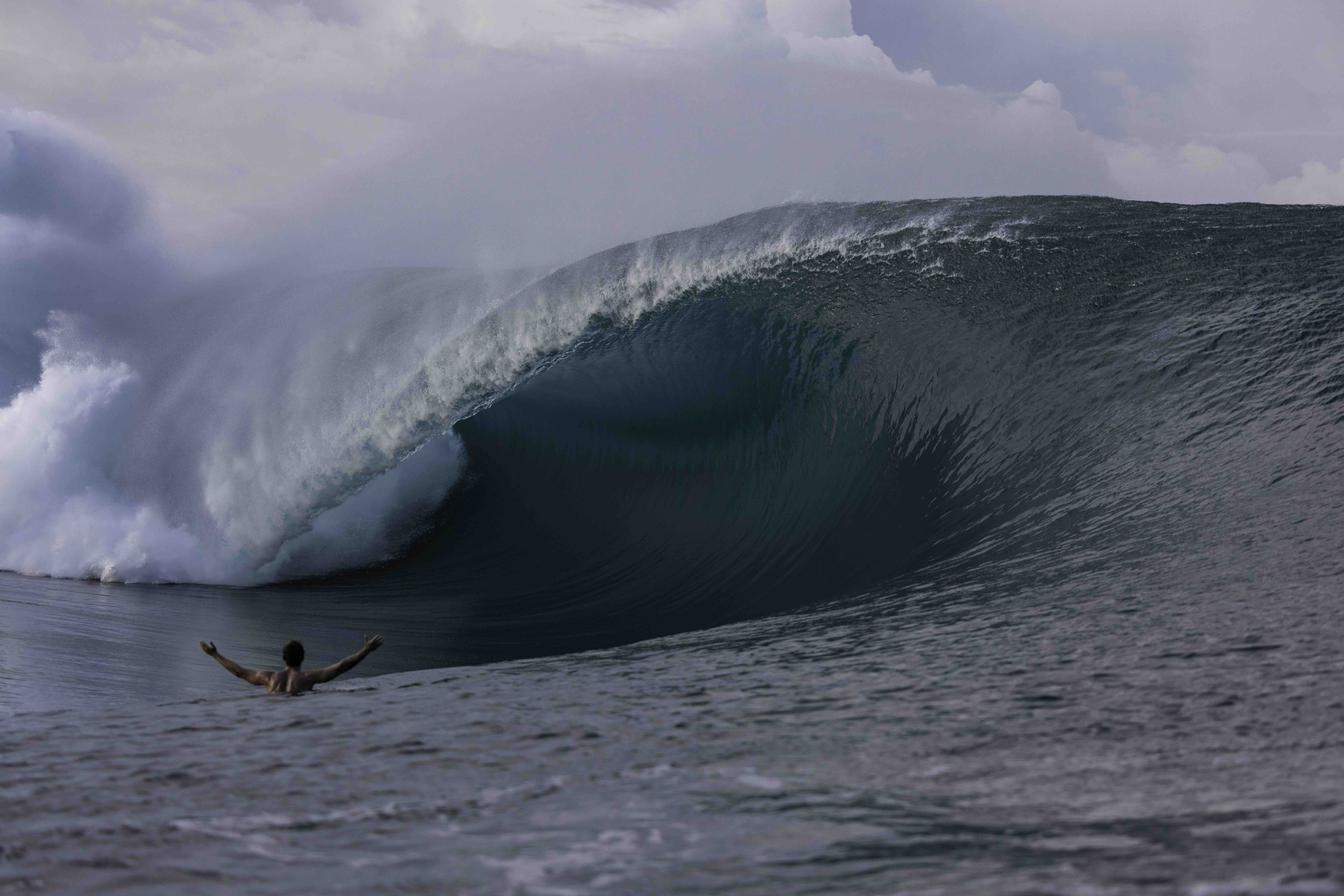 Teahupoo barrel